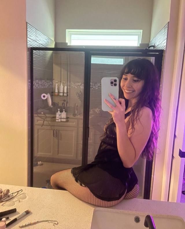 ESCORT Margret AVAILABILE FOR NEAR BY HOOKUP 💦AND ALSO SELL PARTY FAVOR💫✨💥✨🍑🍆🍒TEXT ME ON MY CELLPHONE NUMBER +1 210-885 9218 - Image 2